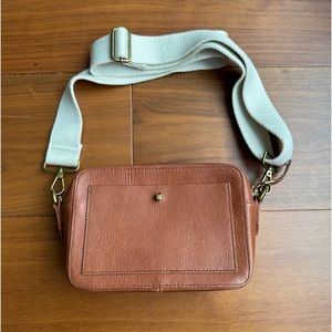 NWOT Madewell Camera Bag English Saddle